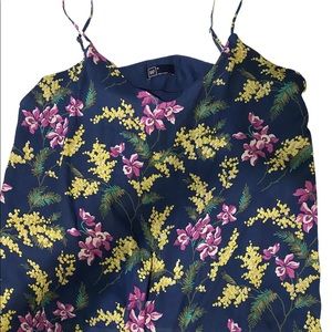 GAP floral tank. Size M